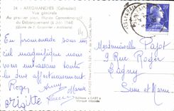 CPA Arromanches Vue Generale Au Premier Plan Musee Commemoratif