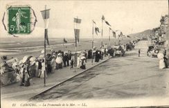 CPA Cabourg La Promenade De La Mer