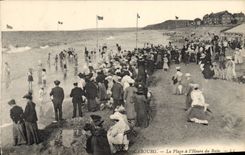 CPA Cabourg La Plage A I'Heure Du Bain