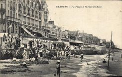 CPA Cabourg La Plage A I'Heure Du Bain