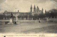 CPA Caen Le Lycee Et I'Eglise Saint Etienne