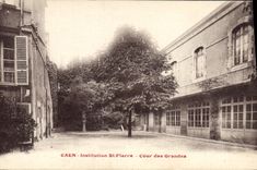 CPA Caen Institution St Pierre Cour Des Grandes