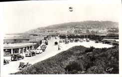 CPA Deauville Plage Fleurie Vue Generale Vers Le Port