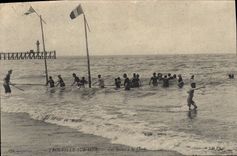 CPA Trouville Sur Mer Les Bains à la corde