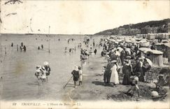 CPA Trouville L'Heure Du Bain