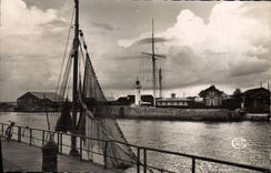 CPA Honfleur La Jetee Et Le Semaphore