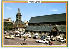 CPSM Honfleur La Place Sainte Catherine Et Son Clocher