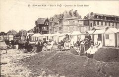 CPA Lion Sur Mer Sur La Plage Quartier Du Grand Hotel