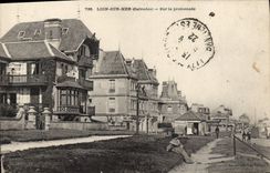 CPA Lion Sur Mer Sur La Promenade