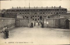 CPA Lisieux La Caserne Delaunay