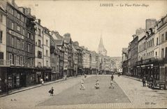 CPA Lisieux La Place Victor Hugo