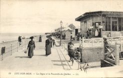 CPA Luc Sur Mer La Digue Et La Passerelle Du Quilhoc