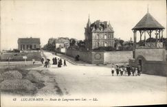 CPA Luc Sur Mer Route De Langrune Vers Luc