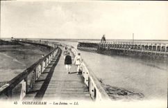 CPA Ouistreham Les Jetees