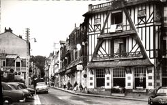 CPA Villers Sur Mer La Rue Marechal Foch