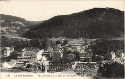 CPA La Bourboule Vue D'Ensemble Et Le Bois De Charlanne