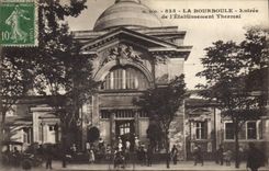 CPA La Bourboule entrée De I'Etablissement Thermal