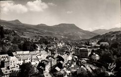 CPA La Bourboule Vue Generale Au Fond La Vallee Du Mont Dore