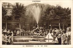 CPA La Bourboule Le Jet D'Eau