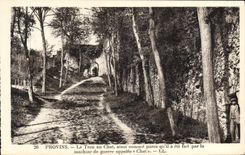 CPA Provins Le Trou Au Chat Ainsi Nommé fait par la machine de guerre appelée Chat