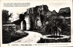 CPA Provins Porte Saint Jean Vue Interieure Et Le Puits