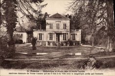 CPA Provins Bibitotheque Et Musee Dans Le Jardin Garnier