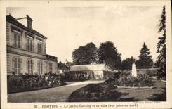 CPA Provins Le Jardin Garnier Et Sa Villa