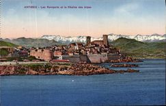 CPA Antibes Les Remparts Et La Chaine Des Alpes