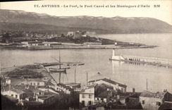 CPA Antibes Le Port Le Fort Carre Et Les Montagnes D'Italie