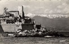 CPA Antibes Les Remparts Et La Chaine Des Alpes