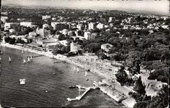 CPA Juan Les Pins La Plage Et La Pinede Le Casino