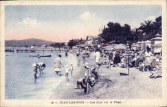 CPA Juan Les Pins Les Jeux Sur La Plage