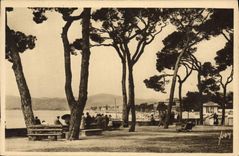 CPA Juan Les Pins La Plage Vue A Travers Les Pins
