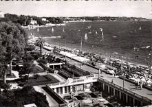 CPA Juan Les Pins La Promenade Et Les Jardins
