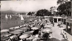 CPA Juan Les Pins Un Coin De La Plage