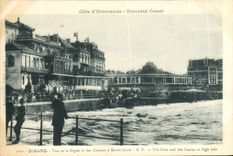 CPA Dinard Vue De La Digue Et Des Casinos à marée haute