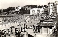 CPA Dinard Un Coin De La Plage Et Le Casino