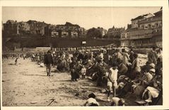 CPA Dinard Scenes Et Jeux De Plage