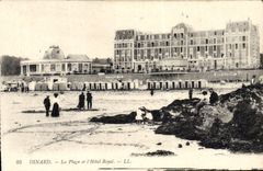 CPA Dinard La Plage Et I'Hotel Royal