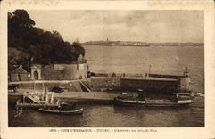 CPA Dinard L'Arrivee Au Loin St Malo