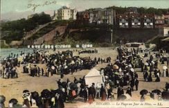CPA Dinard La Plage Un Jour De Fetes