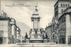 CPA Grenoble Monument Des Trois Ordres Et La Cathedrale