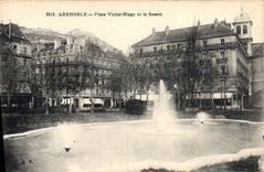 CPA Grenoble Place Victor Hugo Et Le Bassin