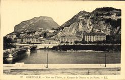 CPA Grenoble Vue Sur I'Isere Le Casque De Neron Et Les Forts