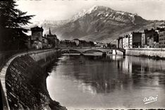 CPA Grenoble Les Quais De I'Isere Et Le Moucherotte