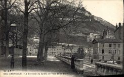 CPA Grenoble La Terrasse Du Jardin De Ville Et Les Forts
