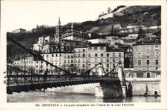 CPA Grenoble Le Pont Suspendu Sur I'Isere Et Le quai Perriere