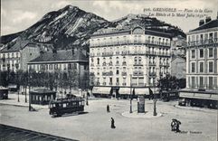 CPA Grenoble Place De La Gare Les Hotels Et Le Mont Jalla