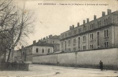 CPA Grenoble Caserne Du 1er Regiment D'Artillerie De Montagne