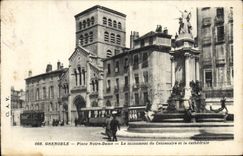 CPA Grenoble Place Notre Dame Le Monument Du Centenaire Et La Cathedrale